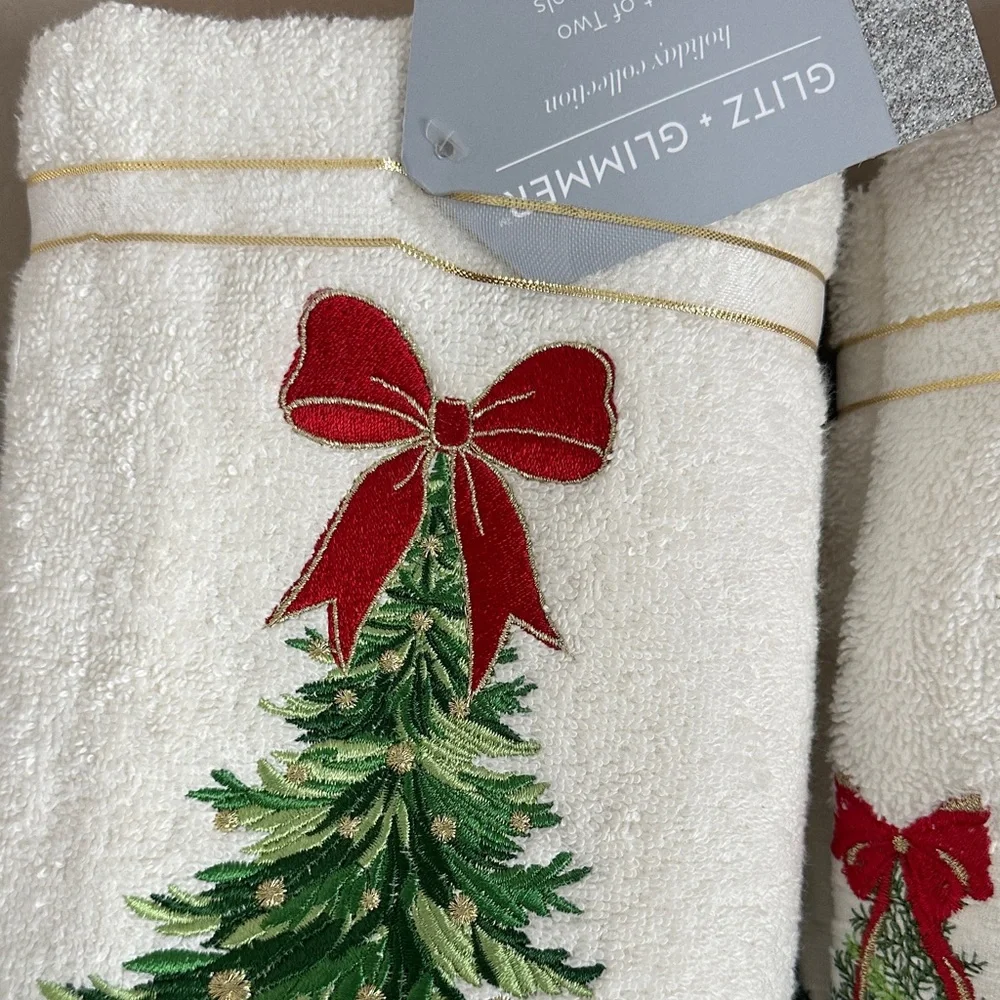 Glitz & Glimmer Festive Holiday Christmas Tree Hand Towels Red Bow NEW!